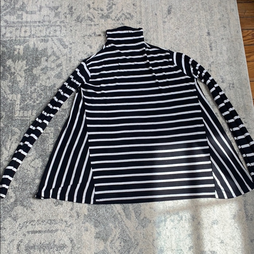 ZARA - black & white striped turtle neck- SMALL